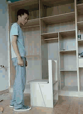 1660912702258304.gif zr583.gif