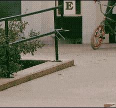 201305131207376193.gif